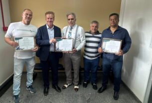 As homenagens foram entregues no Hospital NovaClínica para os doutores Fernando Souza, Paulo Bosko e Adilson Dias.