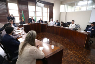 Reunião ocorreu na manhã desta segunda-feira (9), na Sala das Comissões.