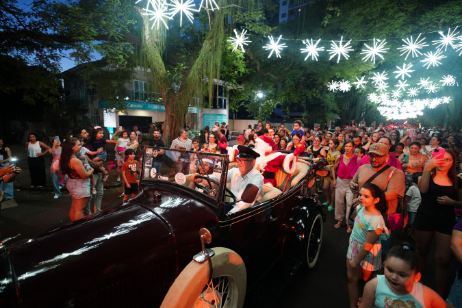 Com apoio do Estado, programação de Natal de Foz do Iguaçu atrai moradores e turistas