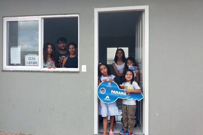 Com investimento do Estado, 100 famílias de Foz do Iguaçu conquistam a casa própria