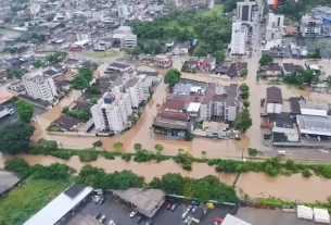 Defesa Civil alerta para chuvas fortes em SC. Ministério da Saúde monitora e orienta — Agência Gov