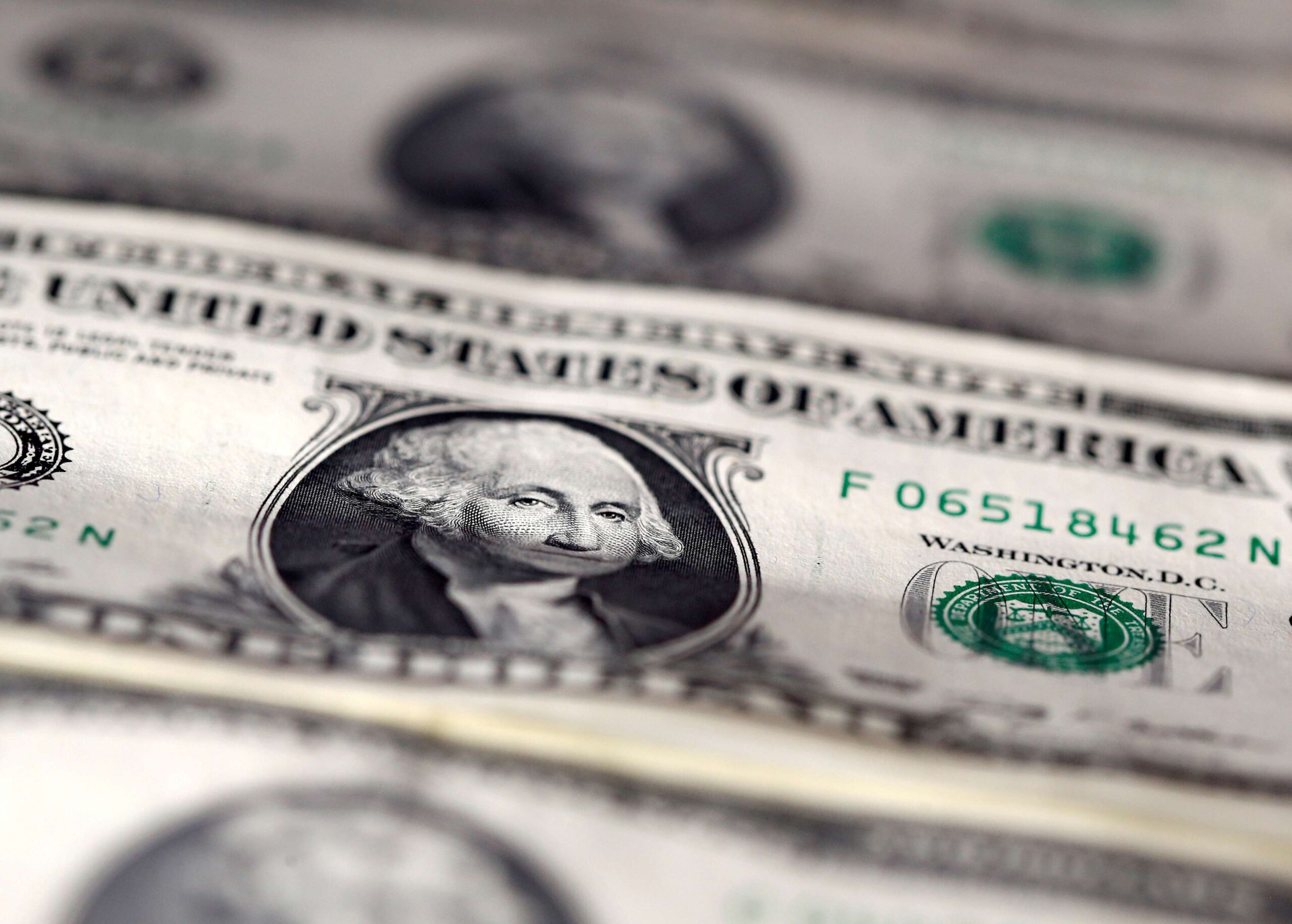 Dólar fecha a R$ 6,065, novo valor recorde de encerramento