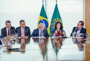 “É preciso que a gente tenha uma saúde respeitosa”, diz Lula ao anunciar acordo de gestão com Prefeitura do Rio — Agência Gov