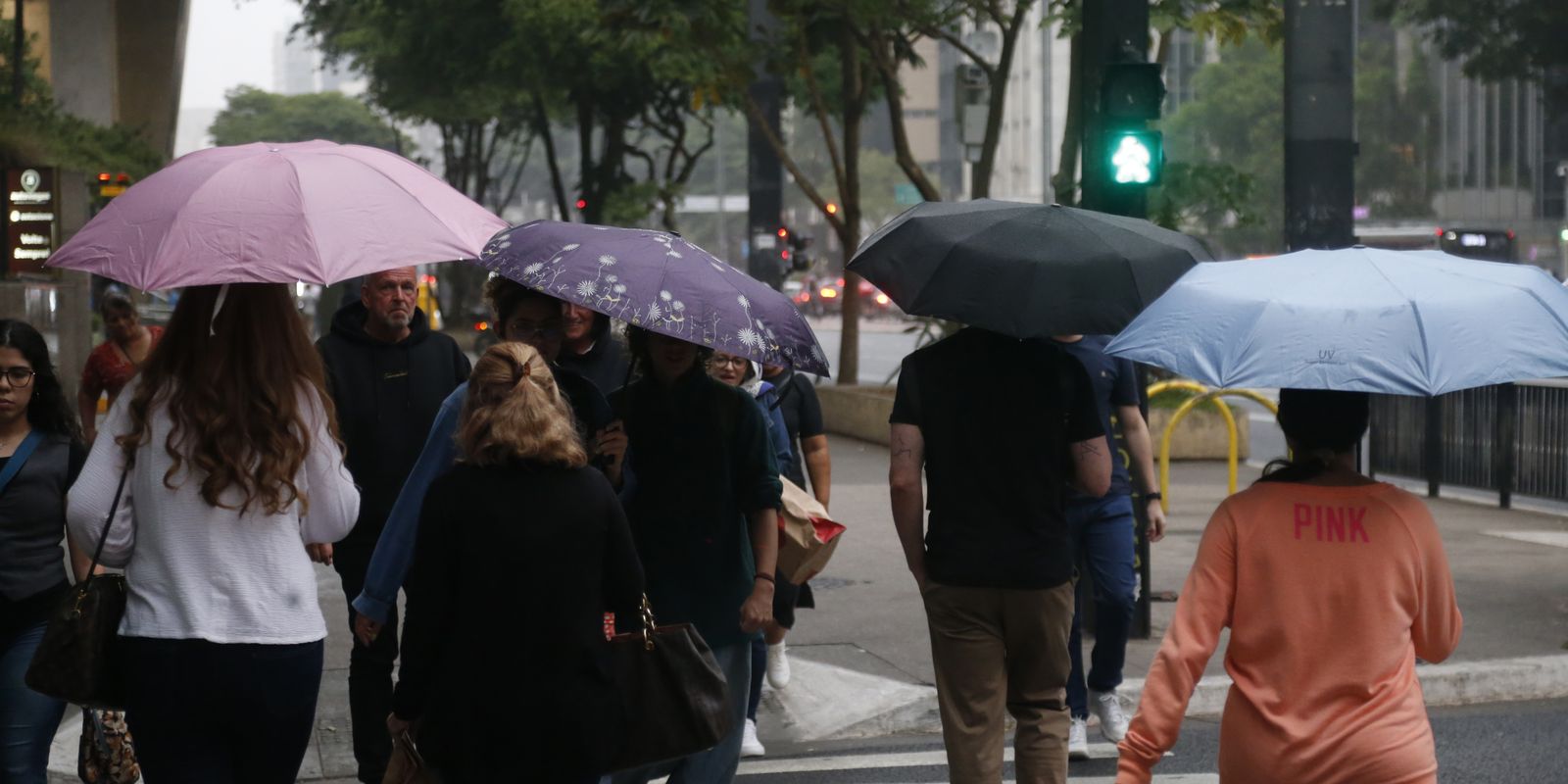 Inmet emite alerta de tempestade para sete estados hoje e amanhã