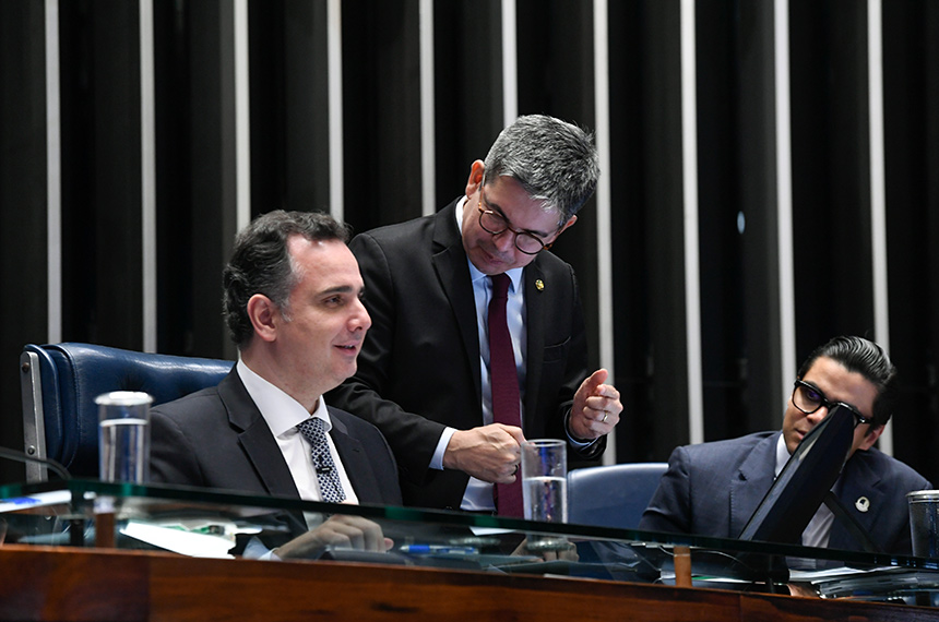 Líder do governo quer votação de vetos pelo Congresso nesta terça — Senado Notícias