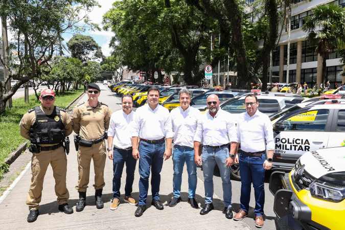 Reforço nas estradas: DER/PR entrega 36 viaturas e 5 cães ao Batalhão de Polícia Rodoviária