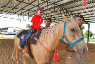 Regimento de Polícia Montada ganha picadeiro coberto para prática de equoterapia