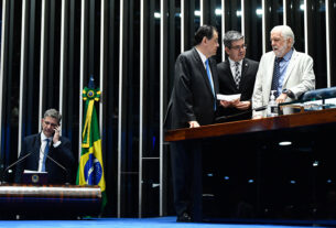 À tribuna, senador Rogério Carvalho (PT-SE).