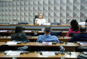 Senado lança versão em braile do Guia Prático da Lei Maria da Penha — Senado Notícias