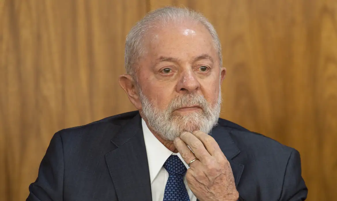 ‘Esse Lula volta inteiro para cuidar do Brasil’, diz presidente ao receber alta — Agência Gov