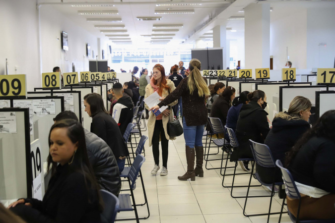 1º do ano: governo promove mutirão de emprego com 700 vagas exclusivas para mulheres