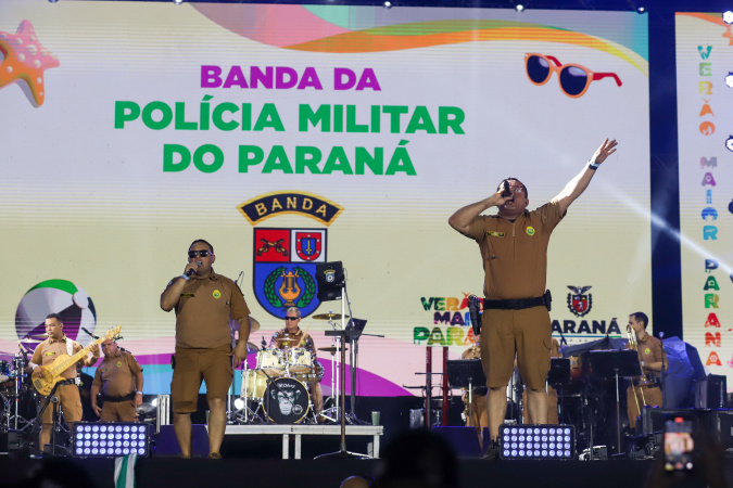 Banda da PMPR estreia no palco principal do Verão Maior e levanta o público em Matinhos