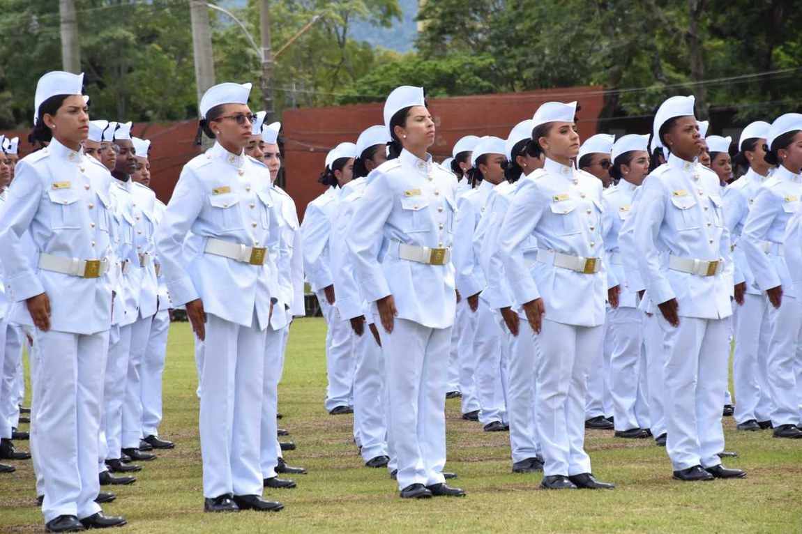 Defesa registra 7 mil inscrições nos primeiros dias de alistamento militar feminino — Agência Gov