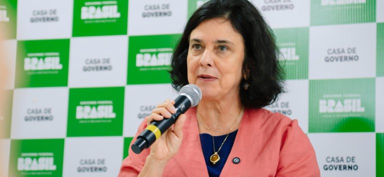 "Diminuímos a desassistência e a desnutrição que o garimpo ilegal trouxe aos indígenas", diz ministra — Agência Gov