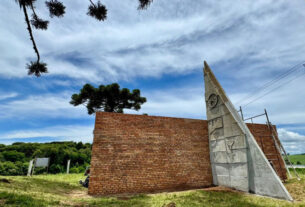 Estado conclui a restauração de monumento de Poty Lazzarotto na PRC-280, em Palmas