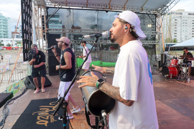 Pagode da banda Terezo e Campeonato Paranaense agitaram o Palco Sunset