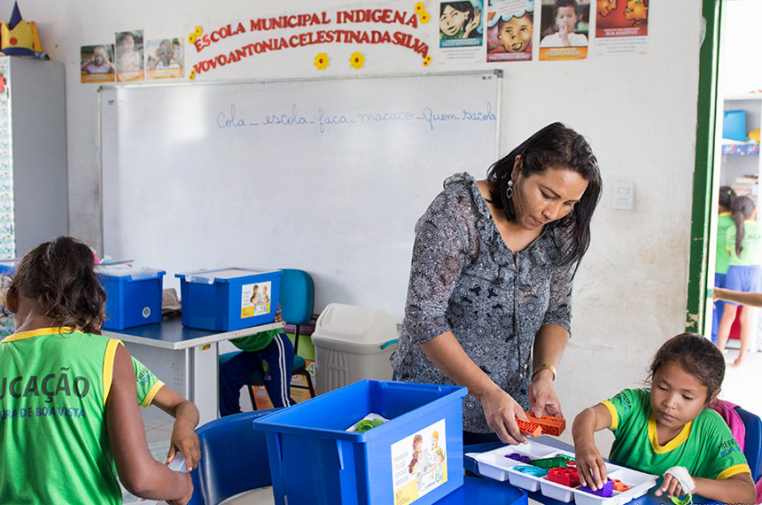 Projeto prevê concursos específicos para educação indígena, rural e quilombola — Senado Notícias