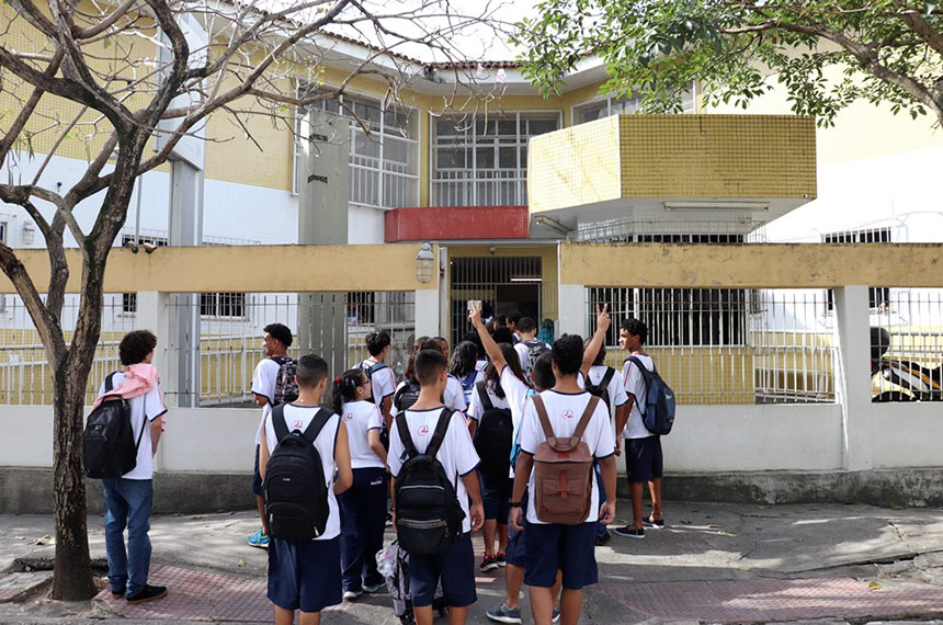 Projeto prevê treinamentos em escolas para prevenir violência — Senado Notícias