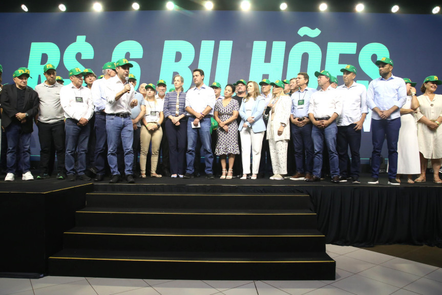 O presidente da Assembleia, deputado Alexandre Curi (PSD), discursou no segundo dia do evento Paraná Mais Cidades.