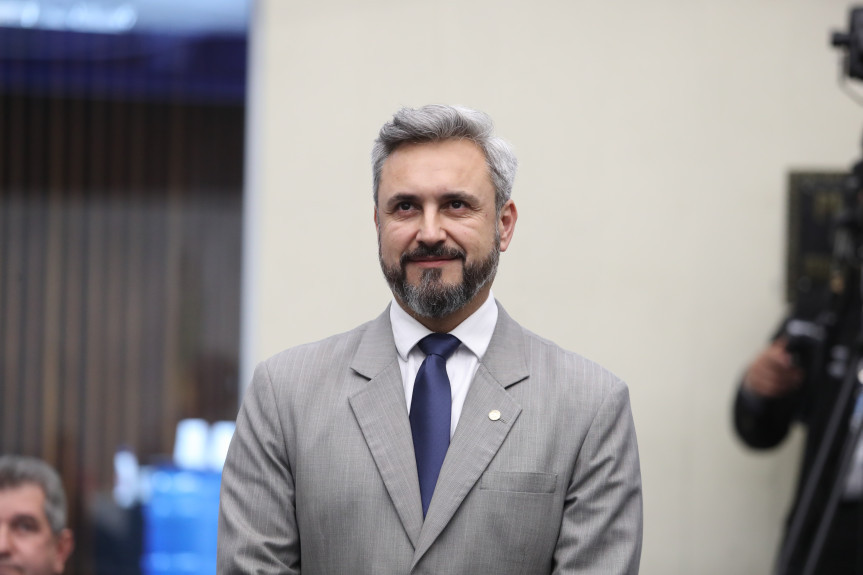 O deputado Fábio Oliveira (Podemos) é o coordenador da Frente Parlamentar da Engenharia, Agronomia, Geociências e Infraestrutura e Desenvolvimento Sustentável do Paraná.