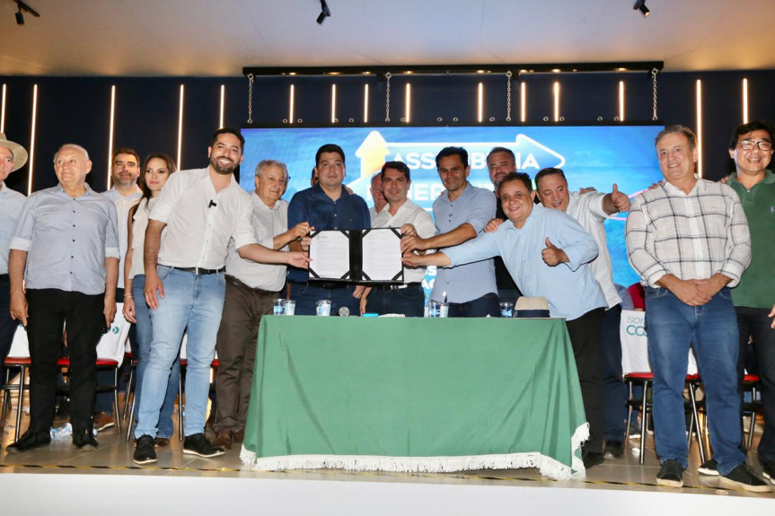 Os ofícios foram recebidos pelo presidente da Assembleia Legislativa do Paraná, Alexandre Curi (PSD) e demais deputados da região.