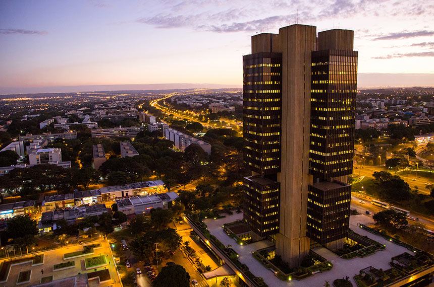 Projeto regulamenta pix e reforça proteção de sigilo bancário e fiscal — Senado Notícias