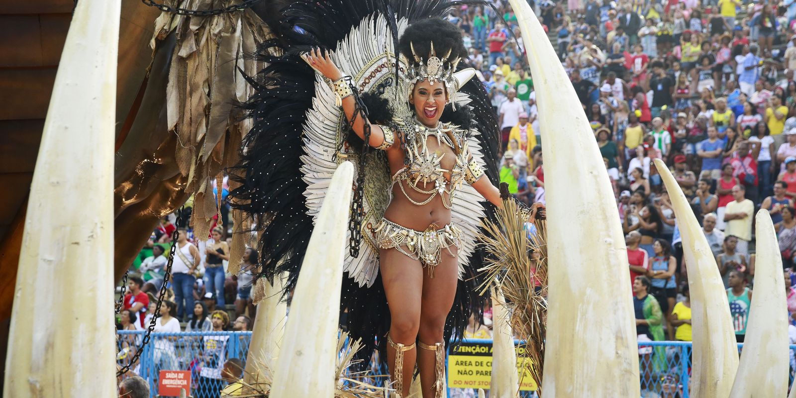 Desfile na Sapucaí terá mais quatro escolas nesta segunda-feira