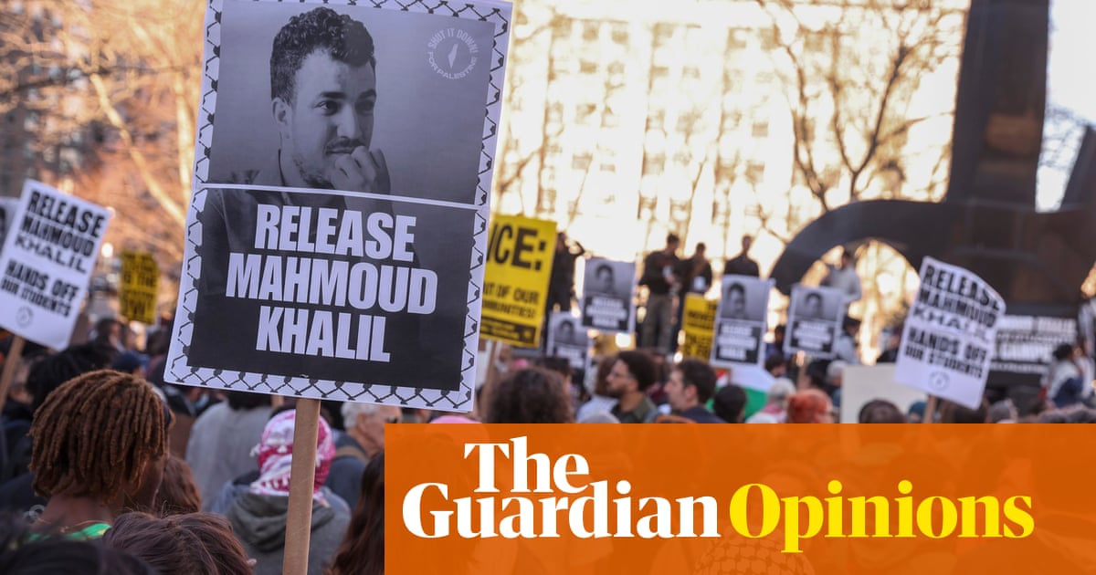 O tratamento de Mahmoud Khalil não deve acontecer em uma democracia | Moustafa Bayoumi