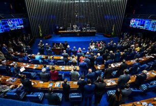 À mesa, no encerramento da segunda reunião preparatória, o presidente do Senado Ferderal, senador Davi Alcolumbre (União-AP), informa que está convocada sessão solene do Congresso Nacional para a próxima segunda-feira (3), às 16h, no Plenário da Câmara dos Deputados, para inaugurar a terceira sessão legislativa ordinária da 57ª legislatura.