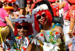 Sargento Pimenta leva multidão a Aterro do Flamengo ao som de Beatles