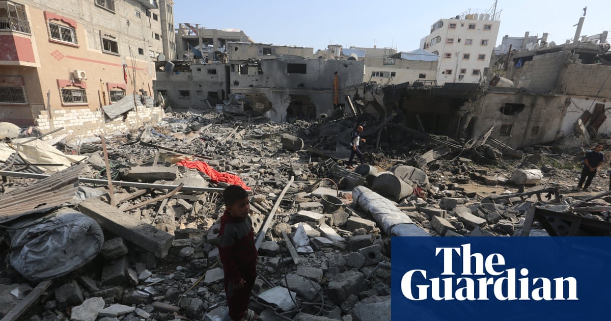 'Um pesadelo se tornou realidade': os palestinos fogem novamente após os ataques de Israel a Gaza | Guerra de Israel-Gaza