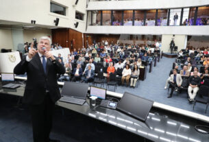 O palestrante desta quarta foi William Fischer, consultor em contabilidade.