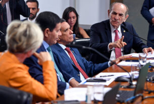 CCJ adia votação de eleições unificadas e fim da reeleição — Senado Notícias