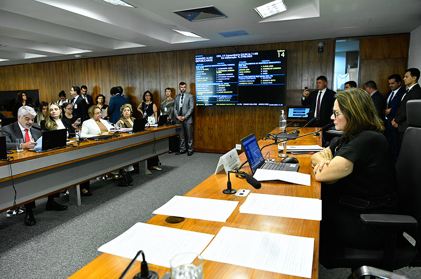 CDH aprova prioridade a pessoas com deficiência na tramitação de processos — Senado Notícias