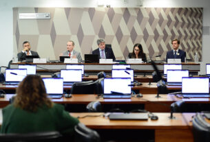 Debatedores criticam novas regras para partidos e candidaturas na CCJ — Senado Notícias