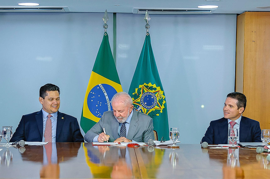 Executivo entrega ao Congresso PEC que reformula a segurança pública — Senado Notícias