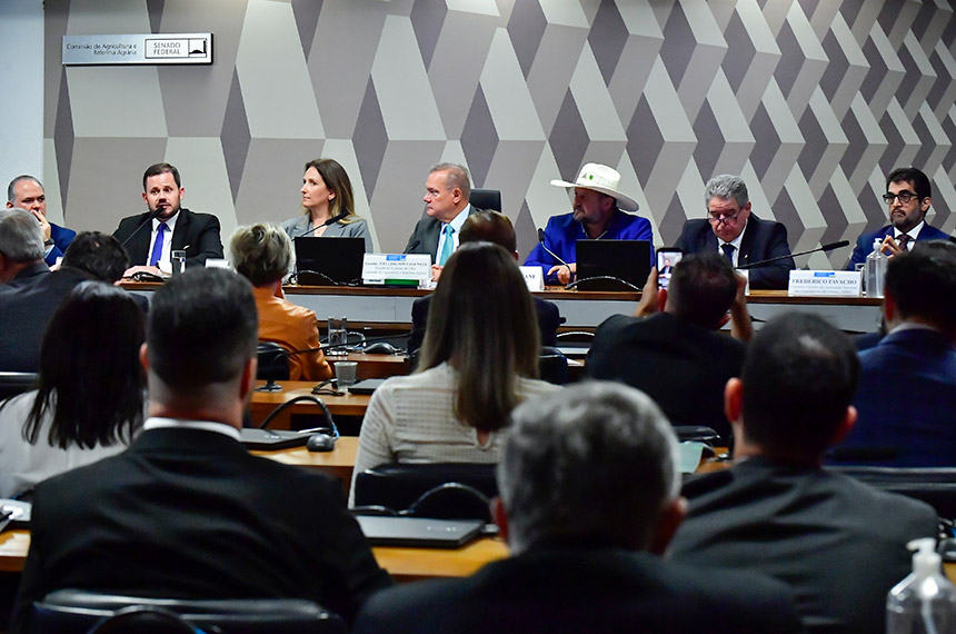 Lei de MT que restringe incentivos fiscais causa controvérsia em audiência na CRA — Senado Notícias