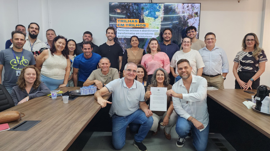 Assembleia Legislativa do Paraná | Notícias > Deputado Goura (PDT) debate projeto para transformar linhas férreas desativadas em trilhas de cicloturismo em Maringá