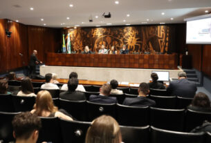 Assembleia Legislativa do Paraná | Notícias > Assembleia realiza seminário para debater o direito parlamentar e desafios do legislativo