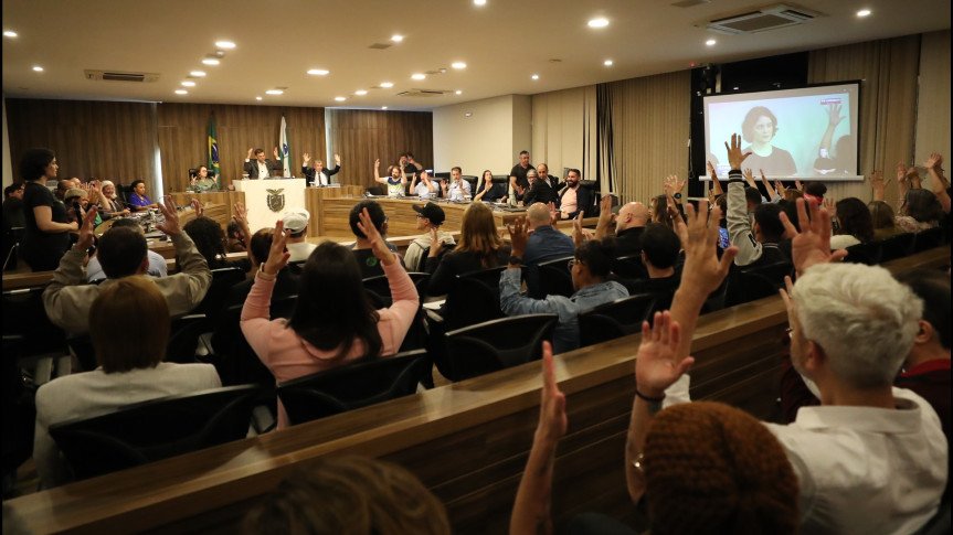 Assembleia Legislativa do Paraná | Notícias > Audiência debate a importância de políticas públicas e acessibilidade à população surda do Paraná