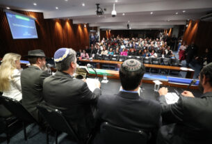 Assembleia Legislativa do Paraná | Notícias > Audiência pública reúne especialistas em defesa da autodeterminação judaica