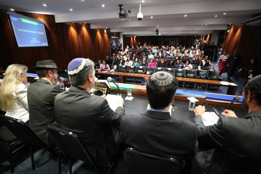 Assembleia Legislativa do Paraná | Notícias > Audiência pública reúne especialistas em defesa da autodeterminação judaica