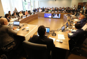 Assembleia Legislativa do Paraná | Notícias > CCJ aprova proposta que fixa e aumenta o efetivo do Corpo de Bombeiros do Paraná
