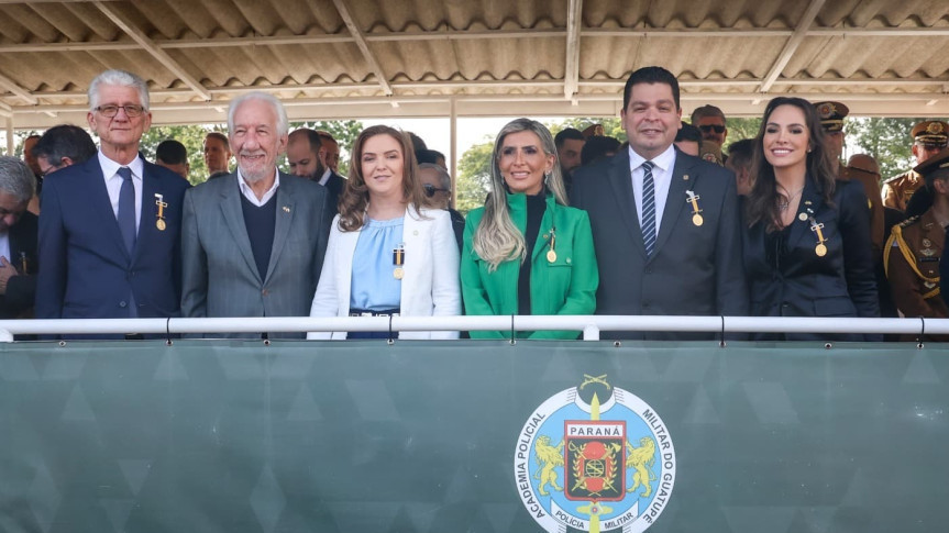 Assembleia Legislativa do Paraná | Notícias > Deputadas Maria Victoria (PP) e Flávia Francischini (União), e deputado Gugu Bueno (PSD) recebem a Medalha Coronel Sarmento, da PM-PR