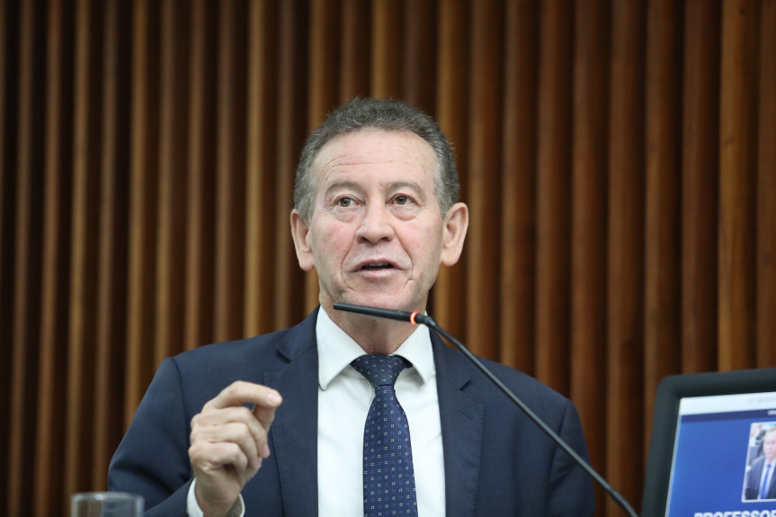 Assembleia Legislativa do Paraná | Notícias > Deputado Professor Lemos (PT) cobra envio imediato de projeto para corrigir salários do funcionalismo