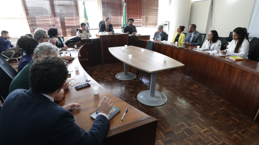 Assembleia Legislativa do Paraná | Notícias > Deputados recebem denúncias de violações de direitos do povo Avá-Guarani no Oeste do Paraná