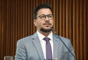 Assembleia Legislativa do Paraná | Notícias > Em discurso no Plenário, líder da Oposição denuncia precarização dos serviços prestados pela Copel