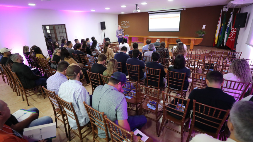 Assembleia Legislativa do Paraná | Notícias > Escola do Legislativo promove série palestras durante a Assembleia Itinerante, em Maringá