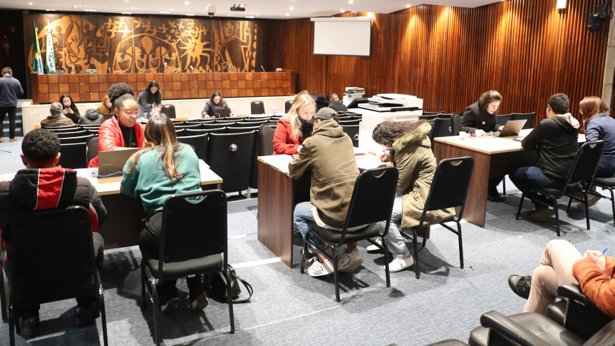 Assembleia Legislativa do Paraná | Notícias > Mutirão da Defensoria Pública na Assembleia promove formalização de divórcios e acordos familiares