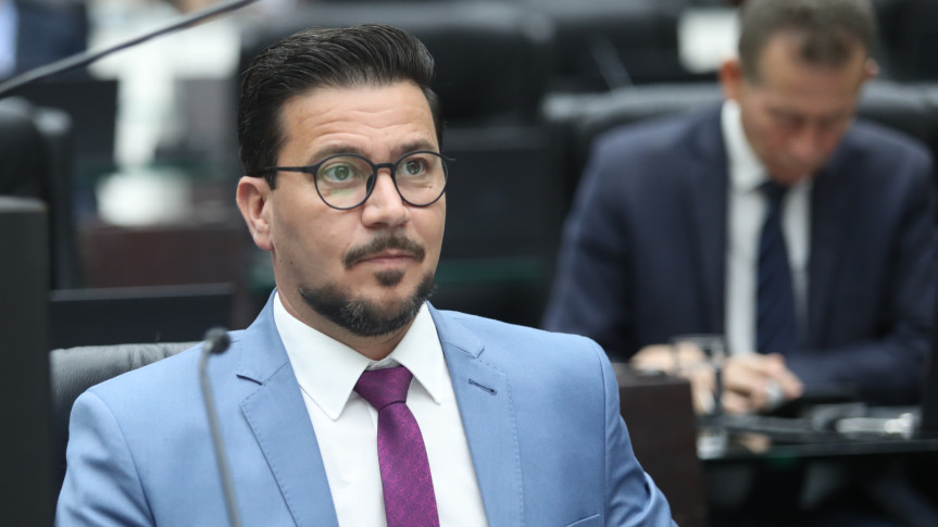 Assembleia Legislativa do Paraná | Notícias > Oposição rejeita projeto que cria a política de naming rights e aproveitamento de espaços públicos no Paraná